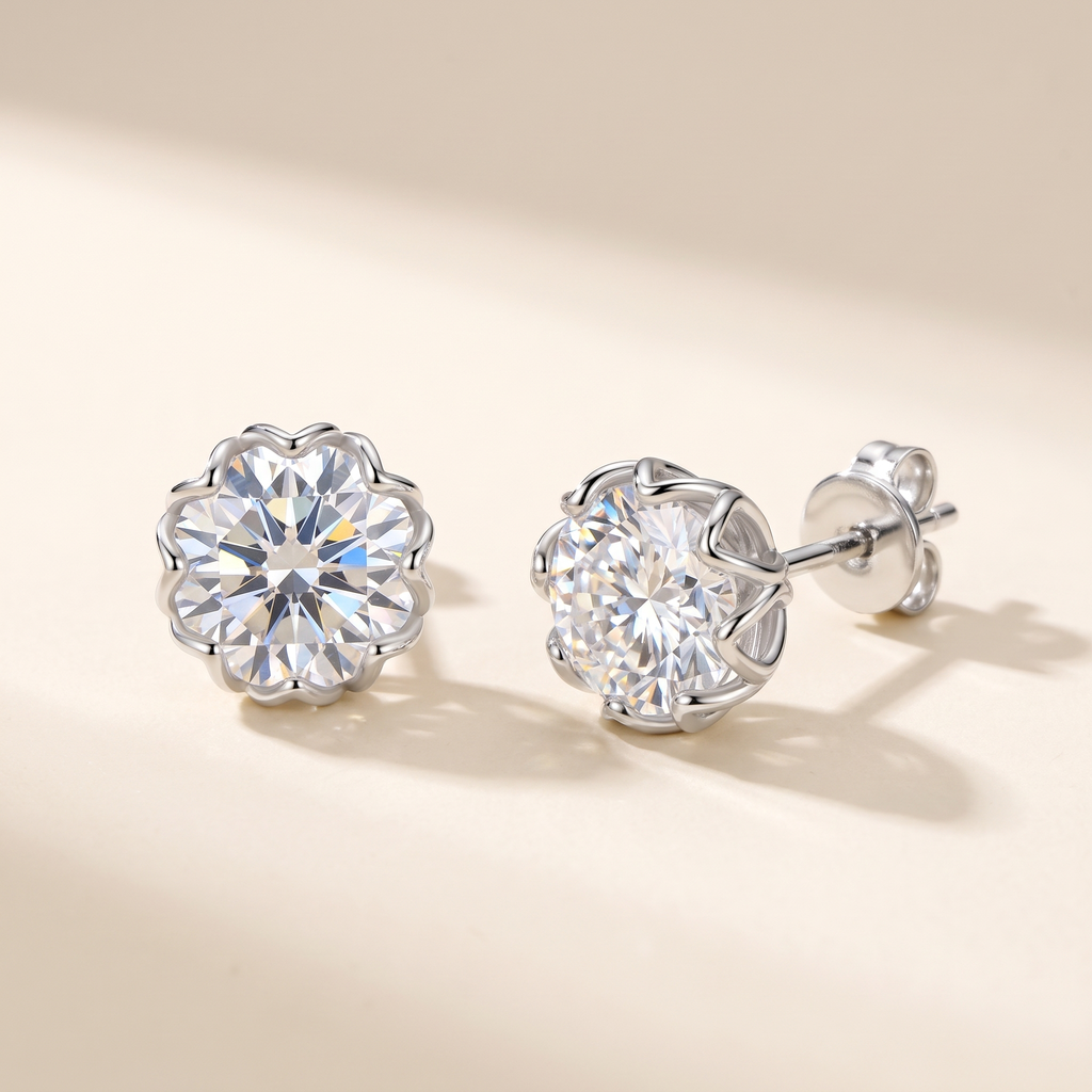 Camélia Moissanite Flower Studs in White Gold