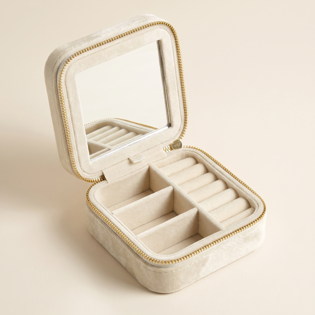 Escale Velvet Travel Jewelry Case with Mirror in Cream