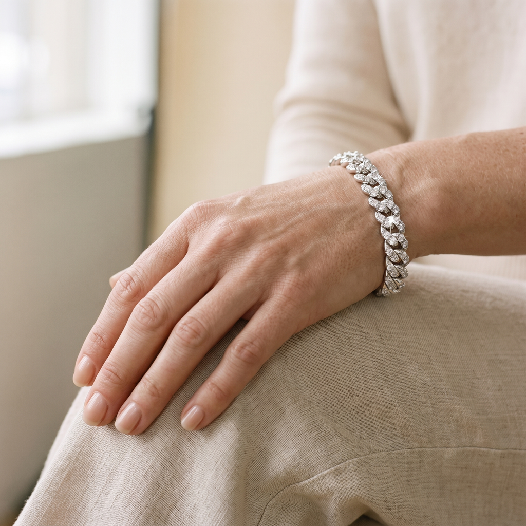 Havane Moissanite Cuban Link Bracelet, worn by a woman