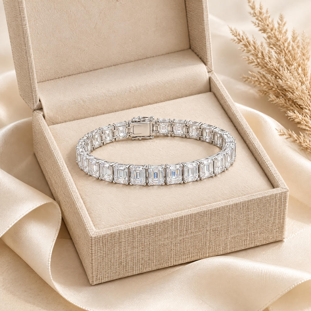 Joséphine Emerald-Cut Moissanite Tennis Bracelet, presented in a box