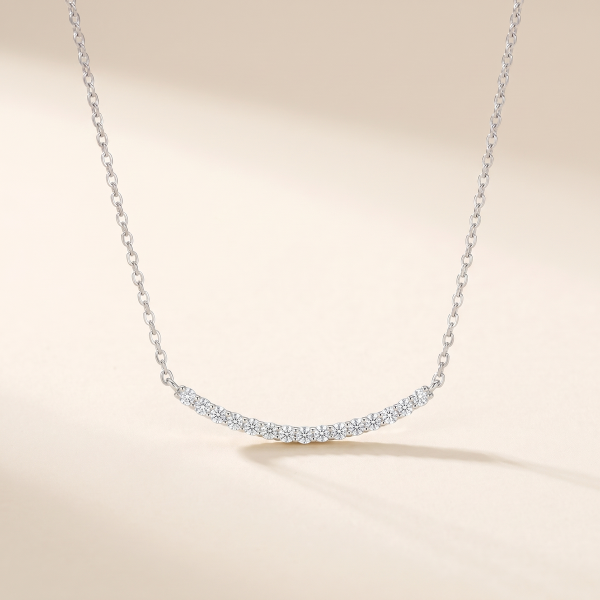 Sourire Moissanite Curved Bar Necklace in White Gold
