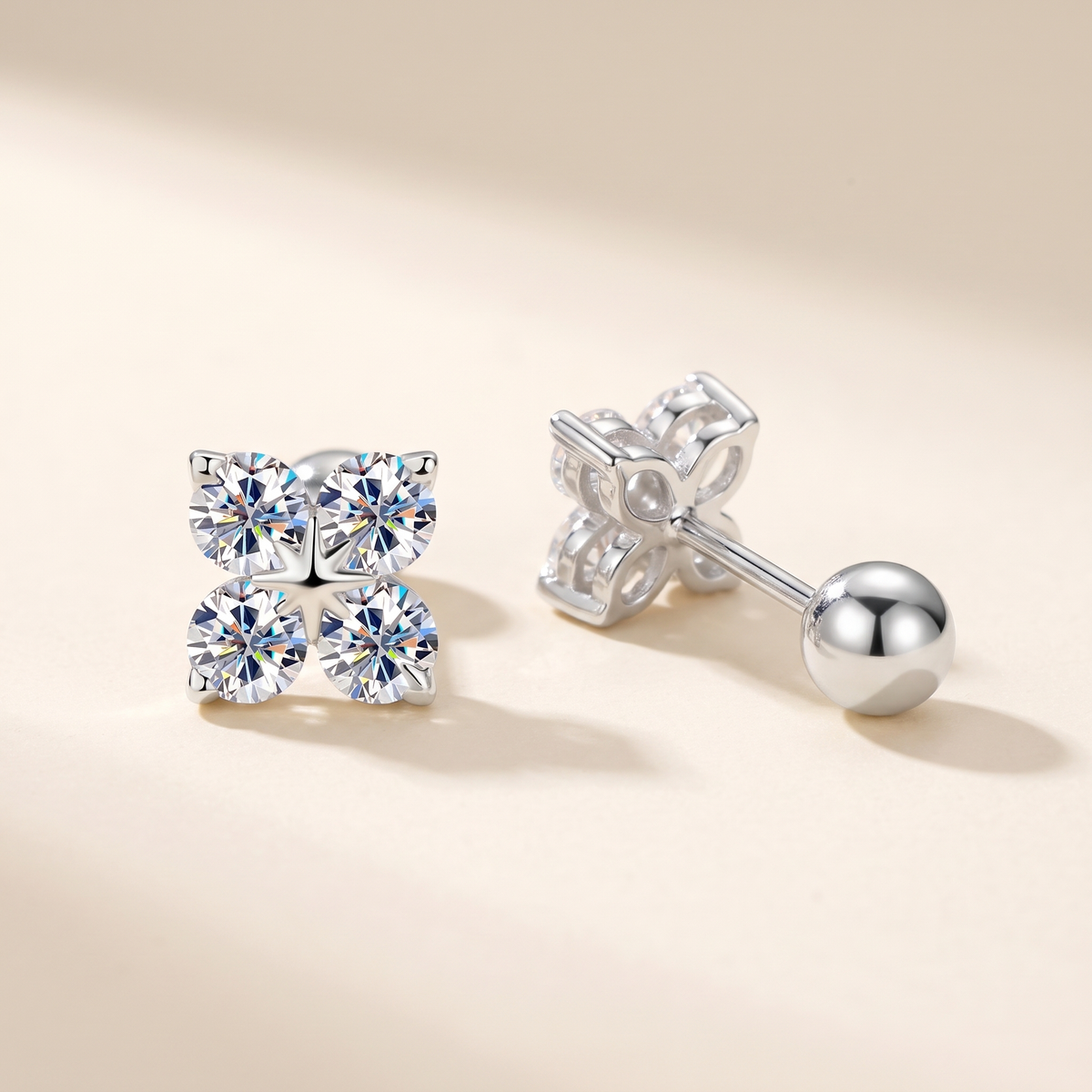 Trèfle Moissanite Four-Leaf Clover Studs in White Gold