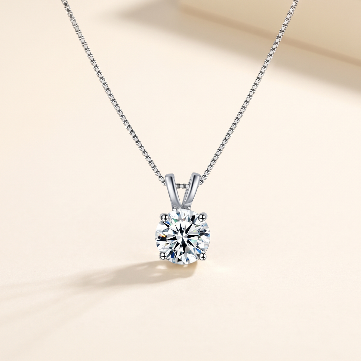 Véga Moissanite Solitaire Necklace in White Gold