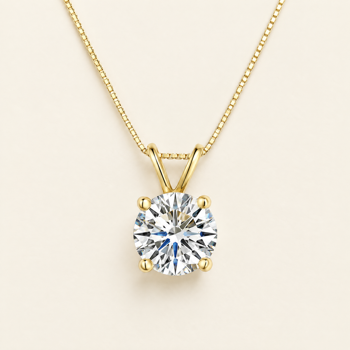 Véga Moissanite Solitaire Necklace in Yellow Gold